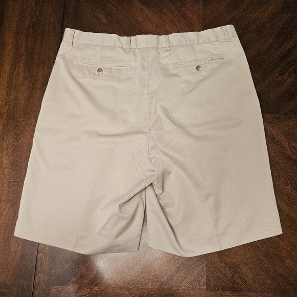 Cutter & Buck shorts - Picture 2 of 3